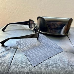 Fendi FS419 Black Sunglasses